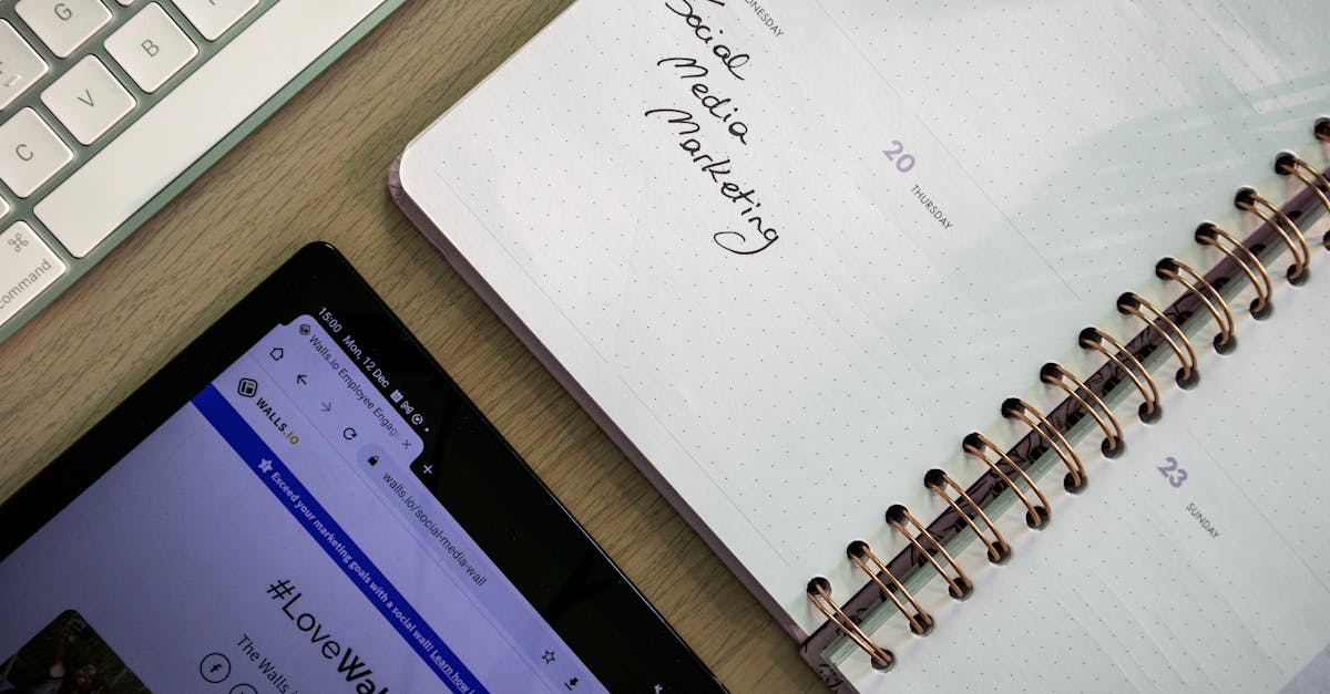 香烟咖啡和巧克力的搭配